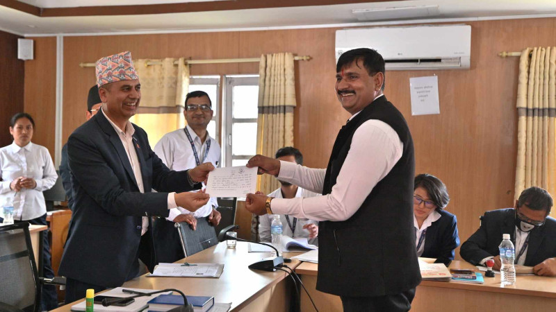 एमालेले लेखा र महिला समितिमा दियो उम्मेदवारी 